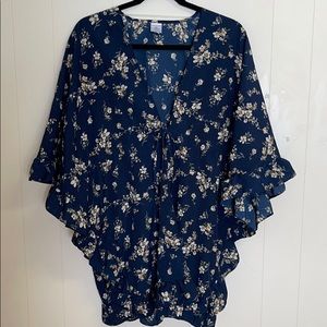 Women’s S-M Blue floral kimono